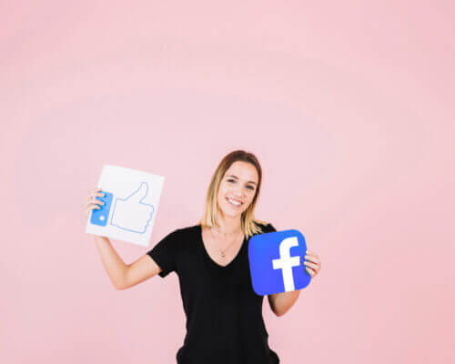 Cum poti sa-ti promovezi site-ul pe Facebook la superlativ?