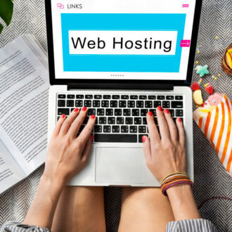 rezerva-domeniul-si-lanseaza-site-ul-in-mediul-online